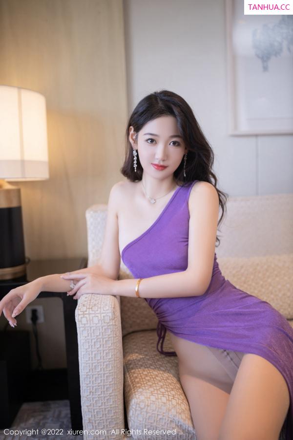 唐安琪  [XiuRen]高清写真图 2022.12.19 No.6017 唐安琪 礼裙美腿第24张图片